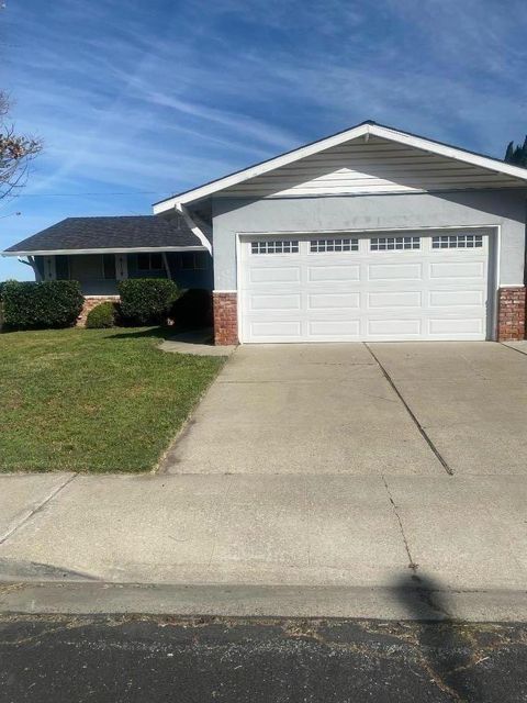 Photo of 1601 Big Bend Drive, MILPITAS, CA 95035 (MLS # ML82039946)