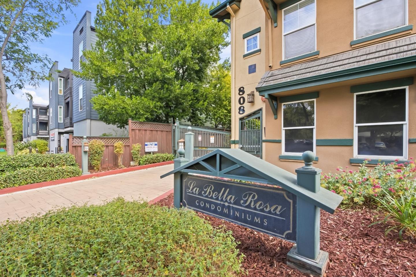 808 Lenzen Avenue 106
