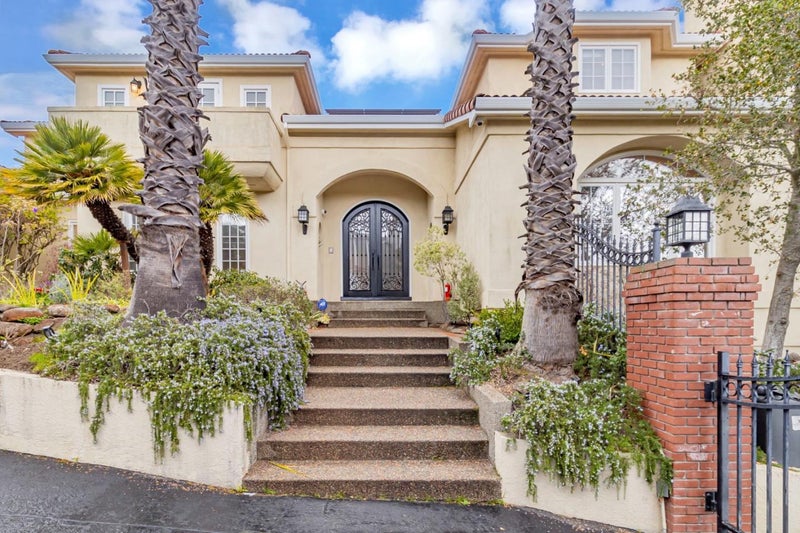222 Oakley Avenue