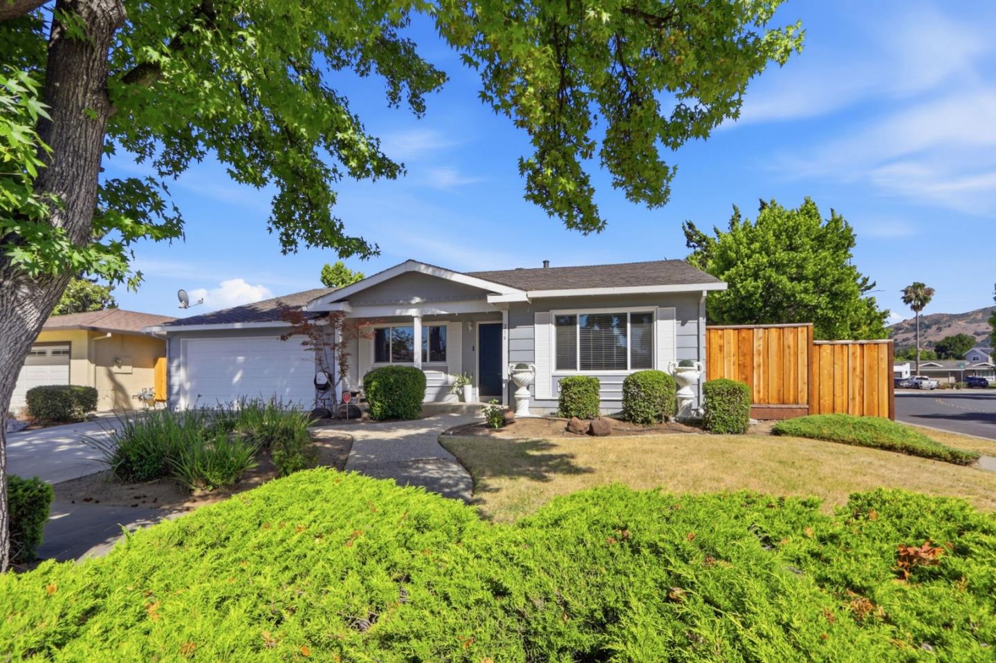 216 Colibri Court
