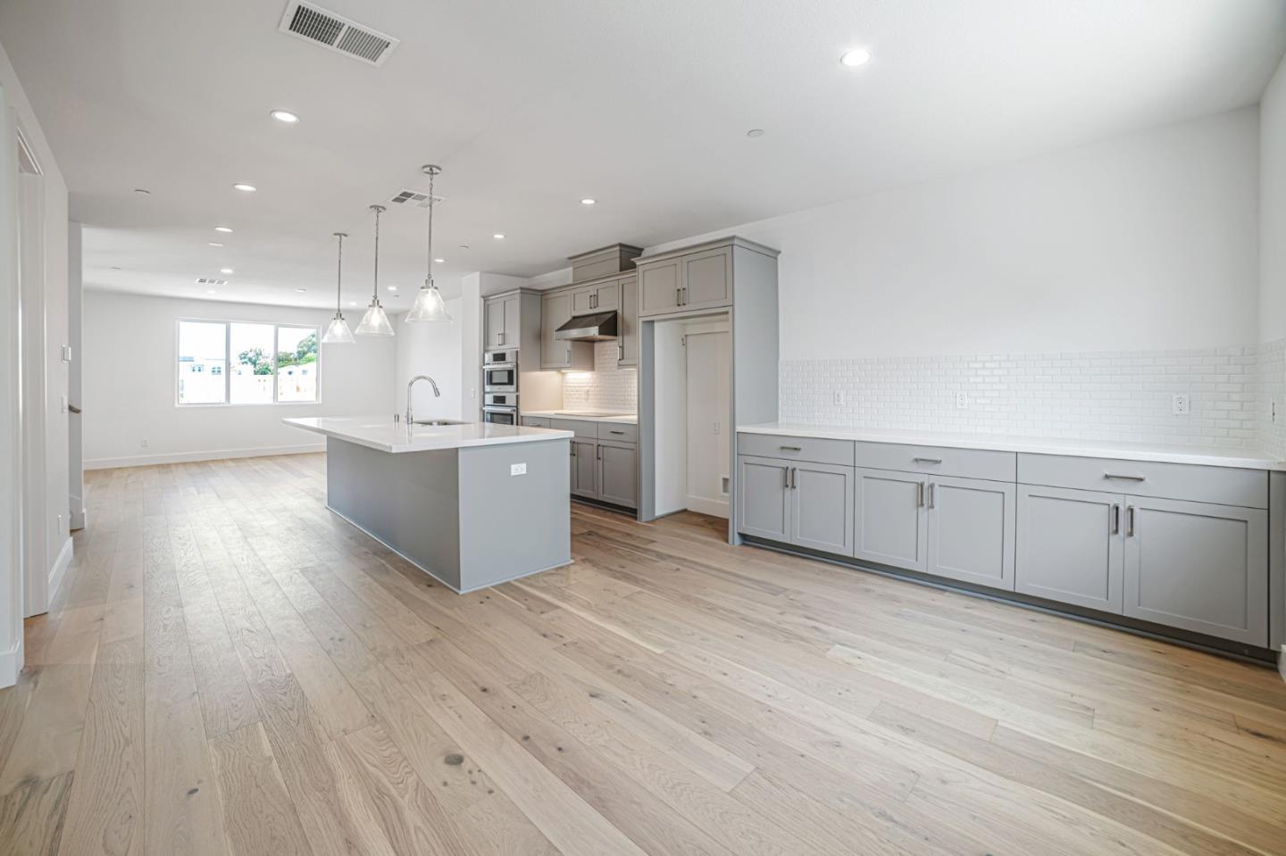 1007 Rojo Terrace