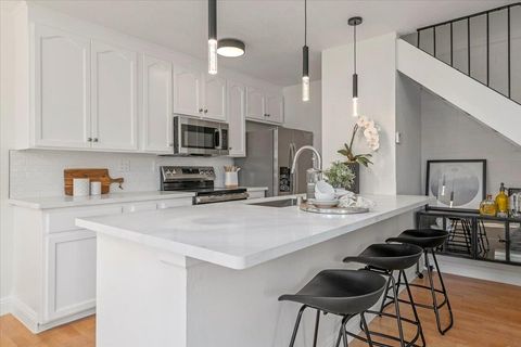 Tiny photo for 5663 Calmor Avenue #3, SAN JOSE, CA 95123 (MLS # ML82035975)