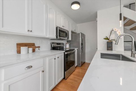 Tiny photo for 5663 Calmor Avenue #3, SAN JOSE, CA 95123 (MLS # ML82035975)