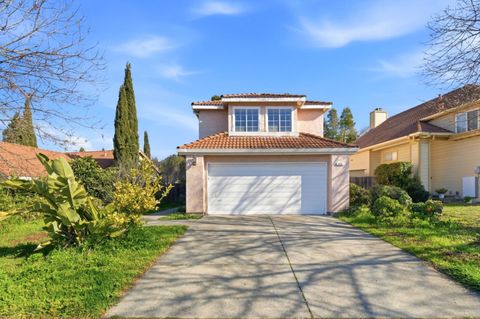Photo of 873 Knights Circle, VALLEJO, CA 94591 (MLS # ML82033028)