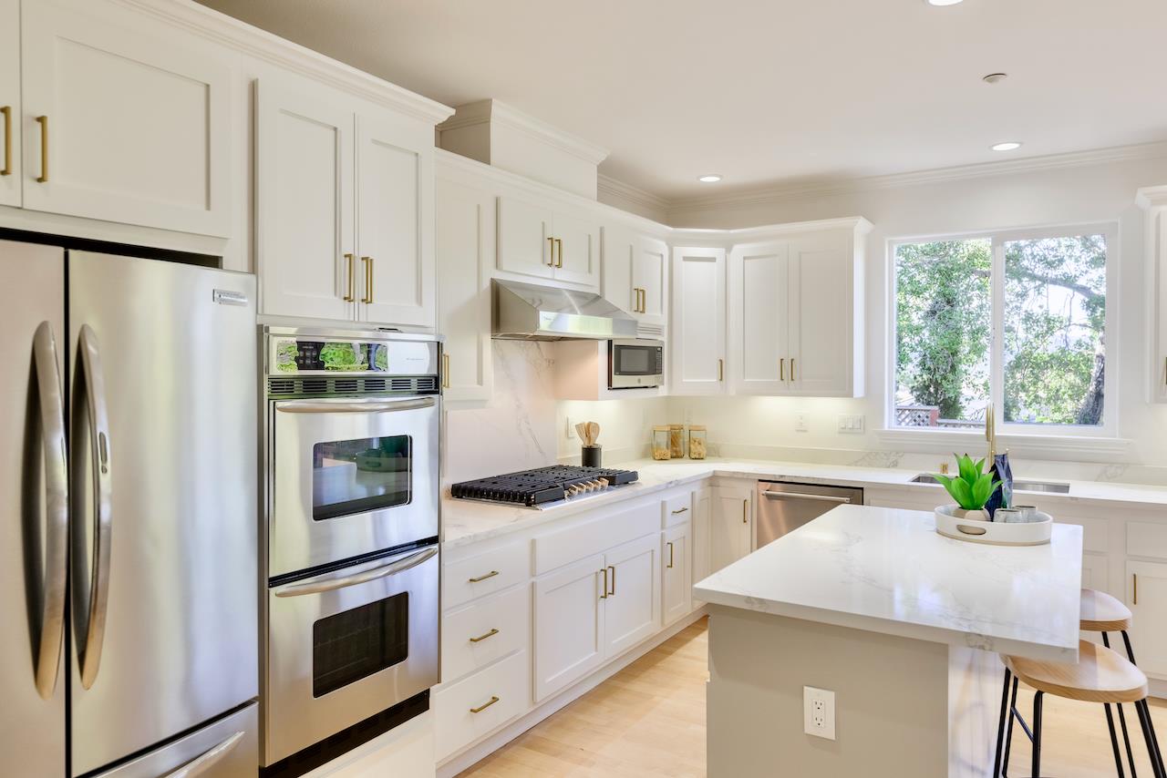 26 Torrey Oaks Court