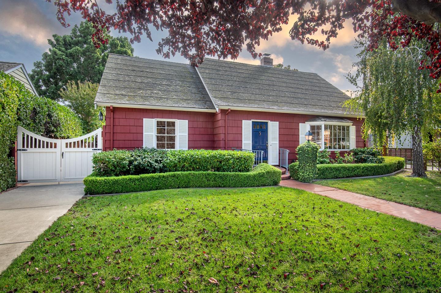 950 Camino Drive