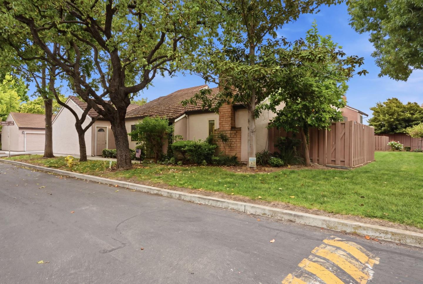 2524 Roblar Lane