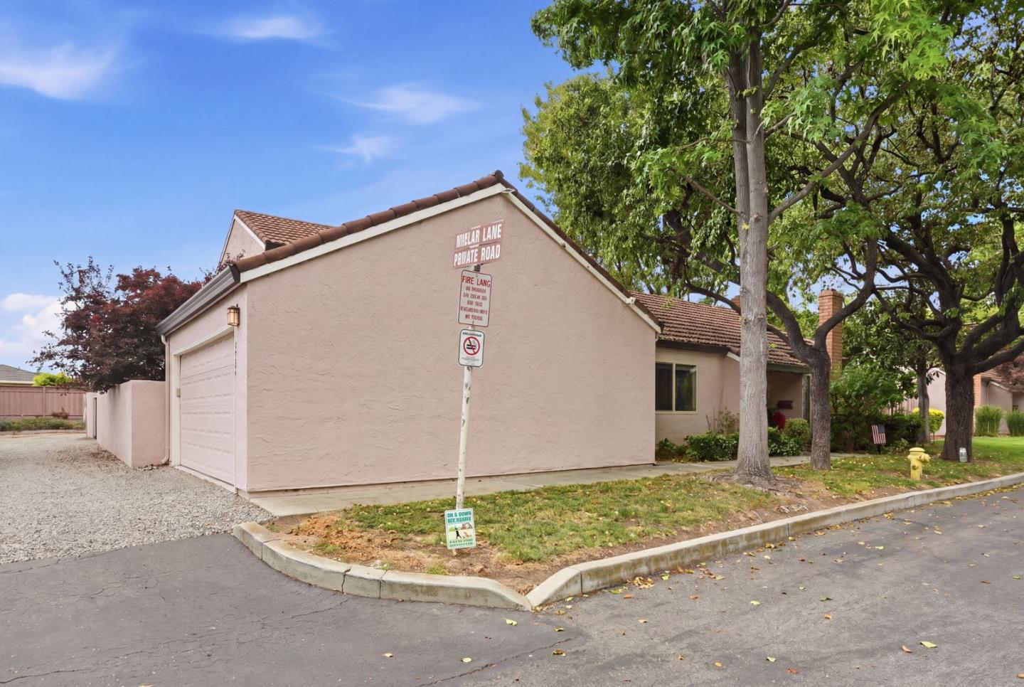 2524 Roblar Lane