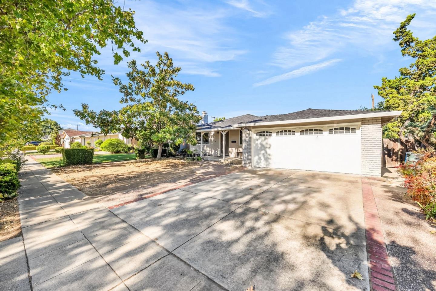 1122 Scotland Drive