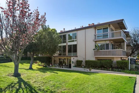 707 Fathom Drive Unit 208, San Mateo, CA 94404 - #: ML82034937