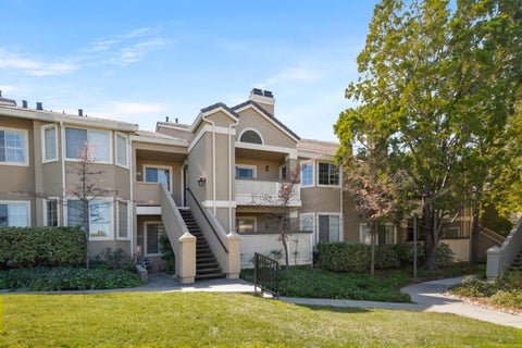 Photo of 892 Goose Lake Court, SAN JOSE, CA 95123 (MLS # ML82063944)