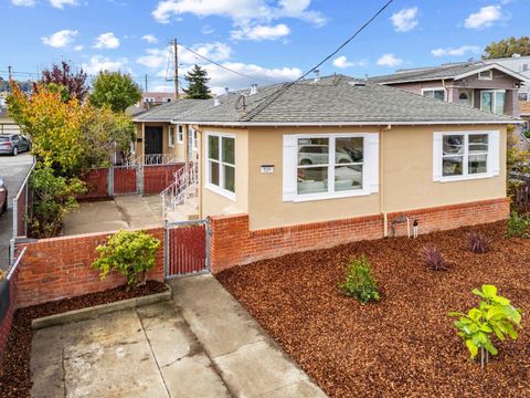 Photo of 529/533 Huntington Avenue, SAN BRUNO, CA 94066 (MLS # ML82028402)