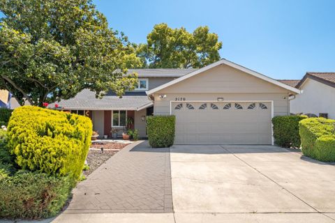 Photo of 2170 Hikido Drive, San Jose, CA 95131 (MLS # ML82036873)