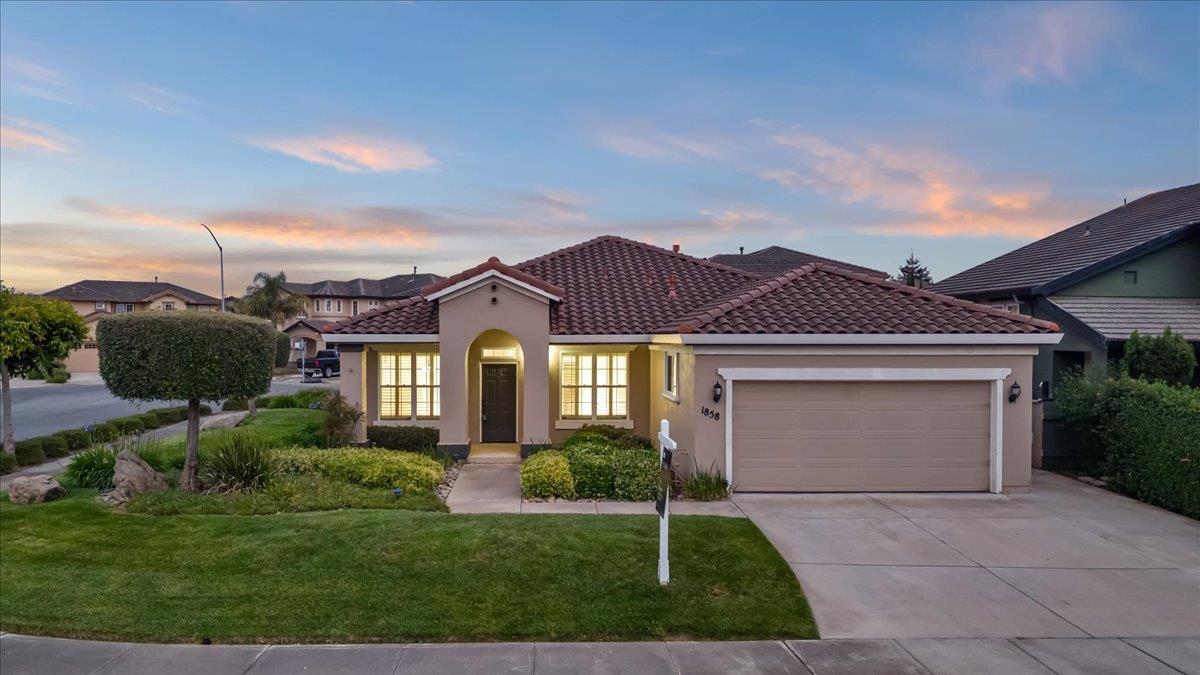 1858 Buckingham Drive