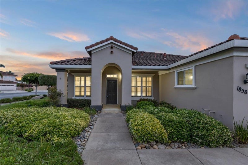 1858 Buckingham Drive