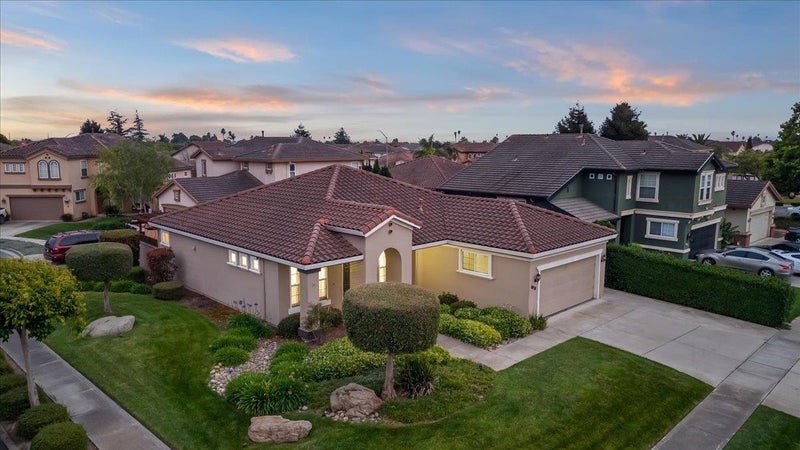 1858 Buckingham Drive