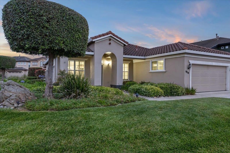 1858 Buckingham Drive