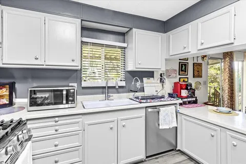 17617 Pond Derosa Unit 29, Salinas, CA 93907 - #: ML82030320