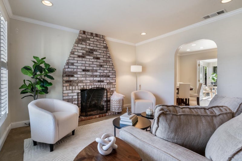 512 Edgemar