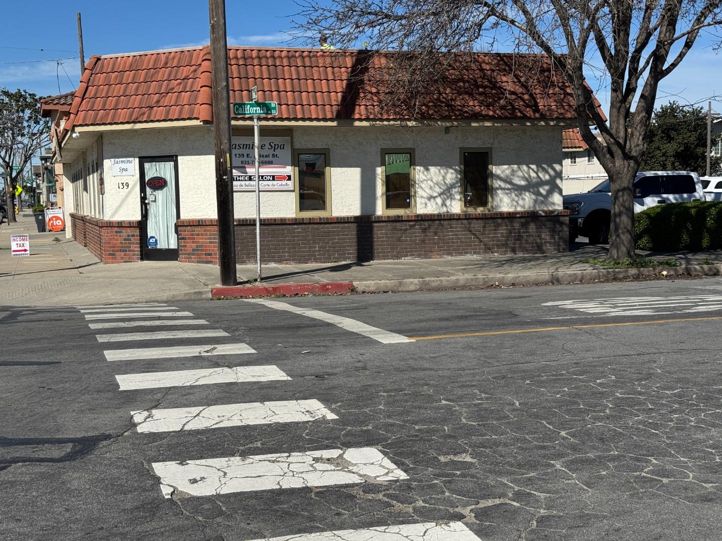 137 East Alisal Street