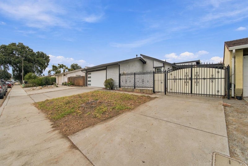 2229 Denair Avenue
