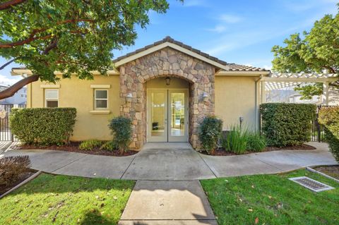 Tiny photo for 7902 English Oak Circle, GILROY, CA 95020 (MLS # ML82036882)