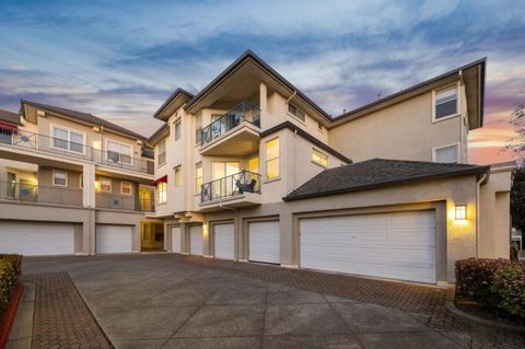 Photo of 100 Baltic Circle #128, REDWOOD CITY, CA 94065 (MLS # ML82039526)