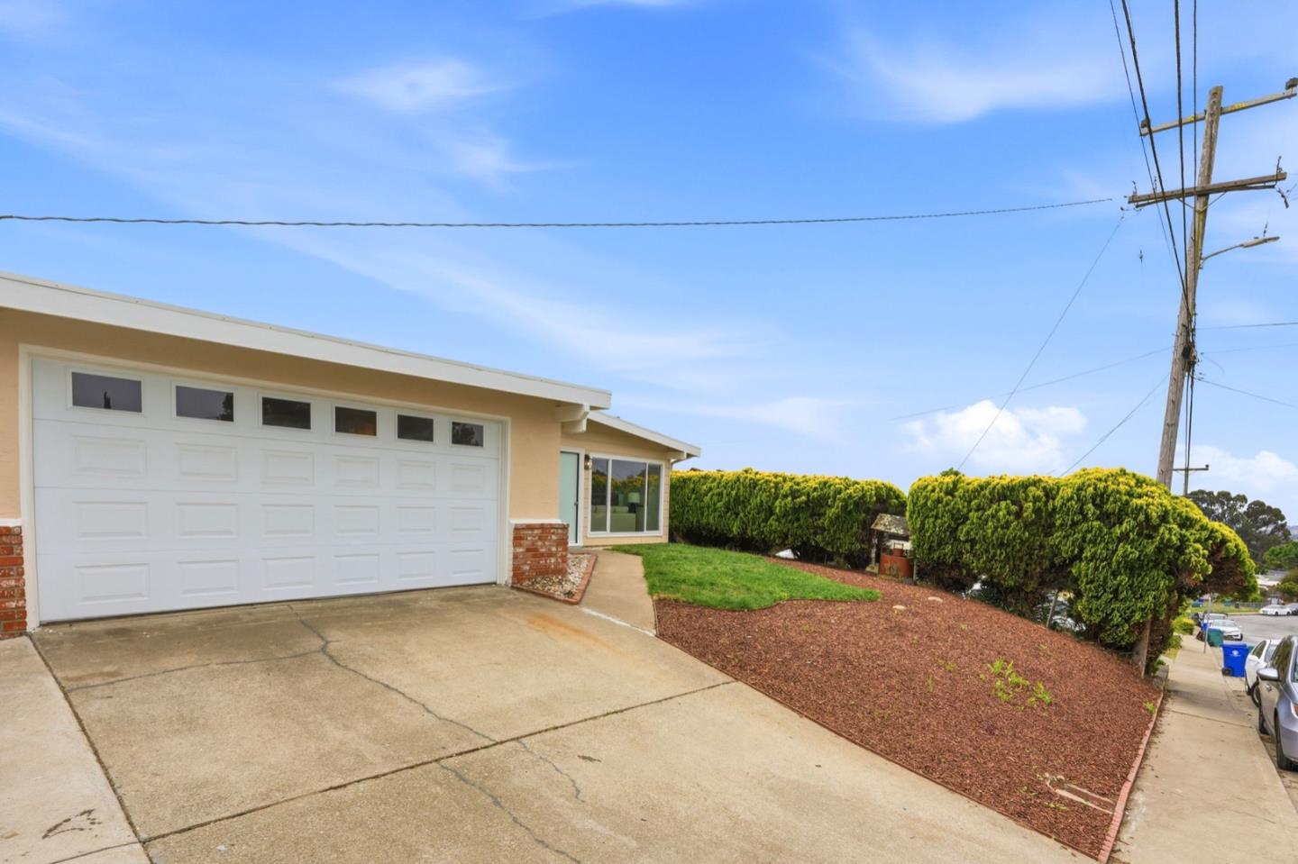 2140 Espanola Drive