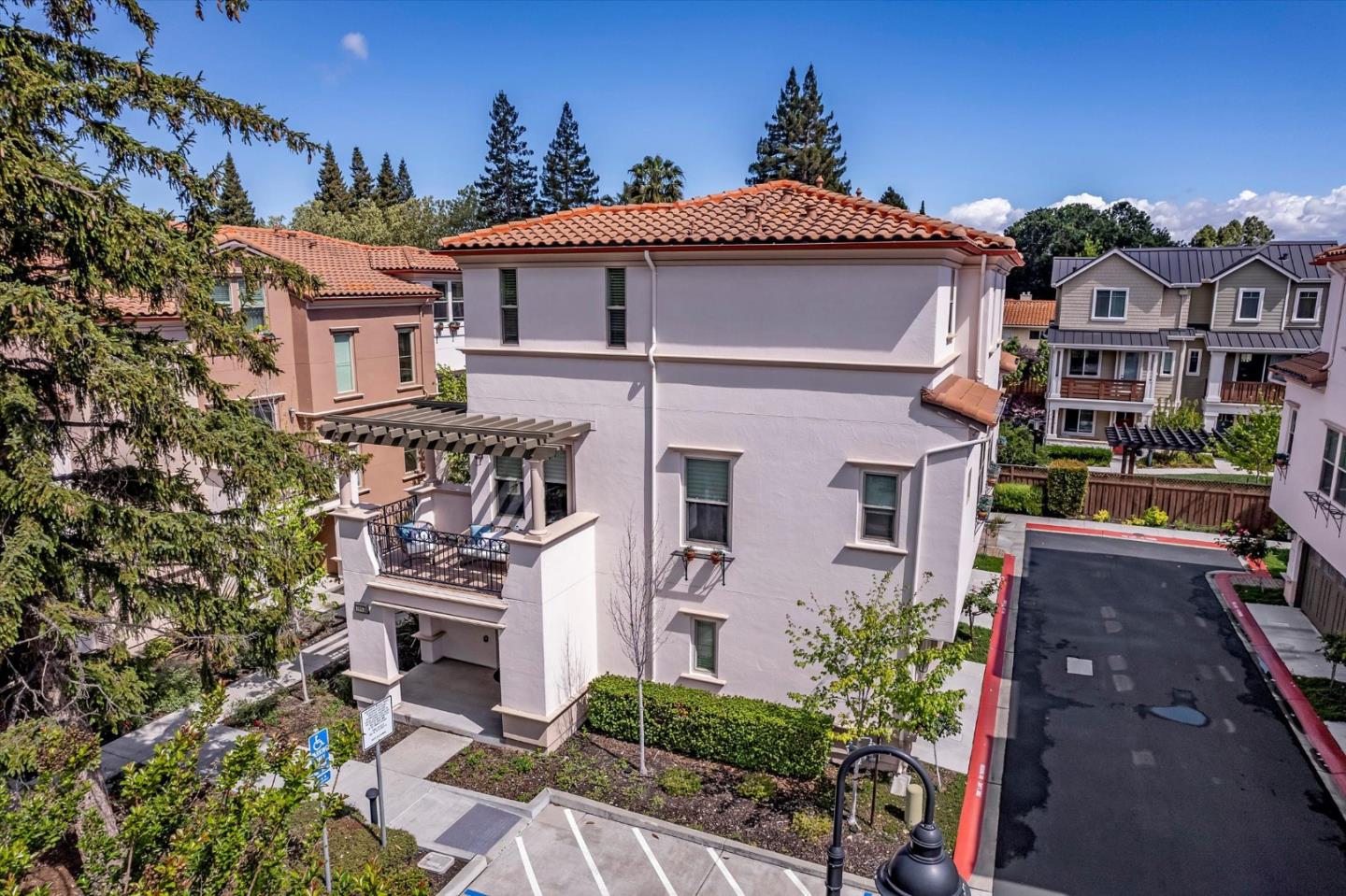 1942 San Luis Avenue