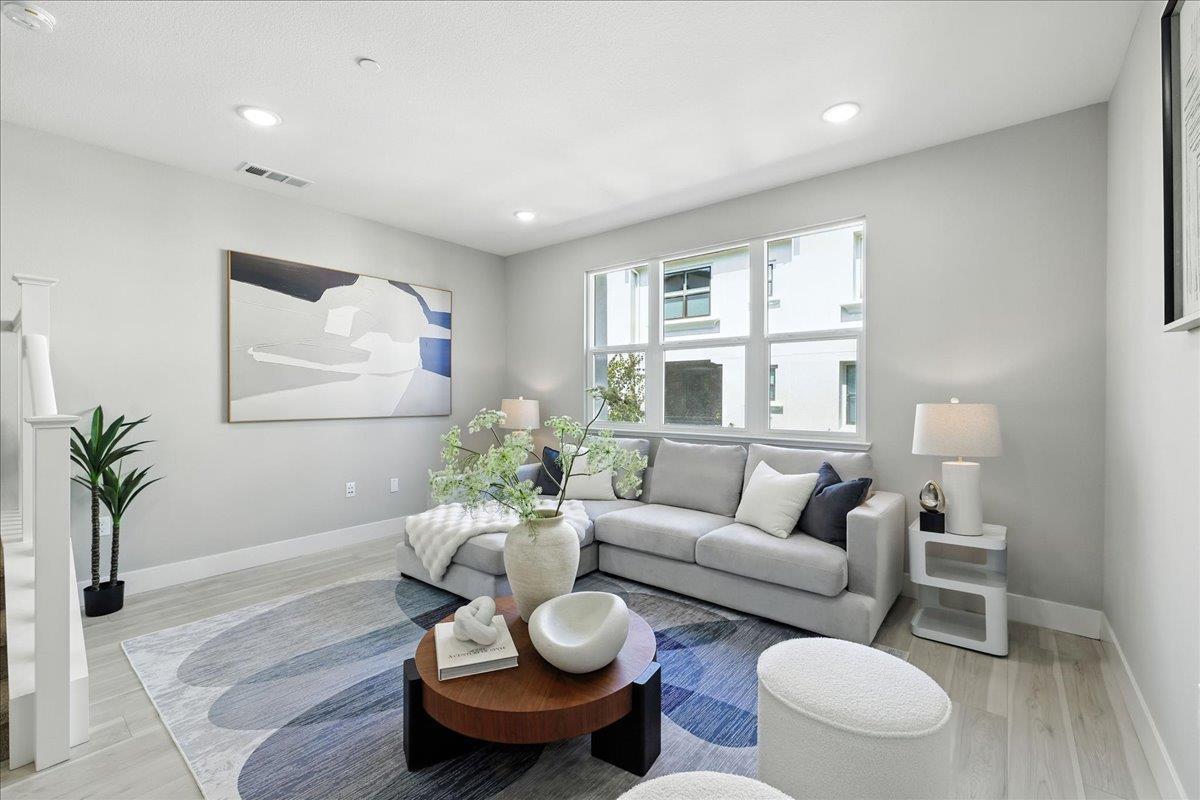 815 Santa Cecilia Terrace