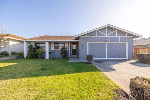 Photo of 3276 Andora Drive, SAN JOSE, CA 95148 (MLS # ML82029285)