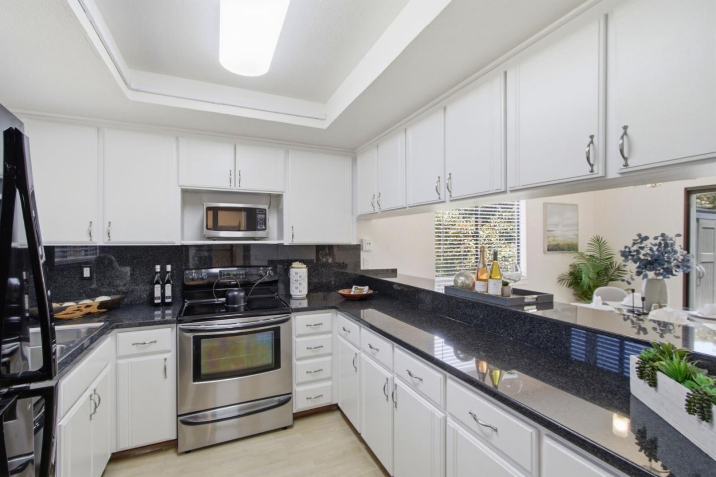 1048 Villa Maria Court
