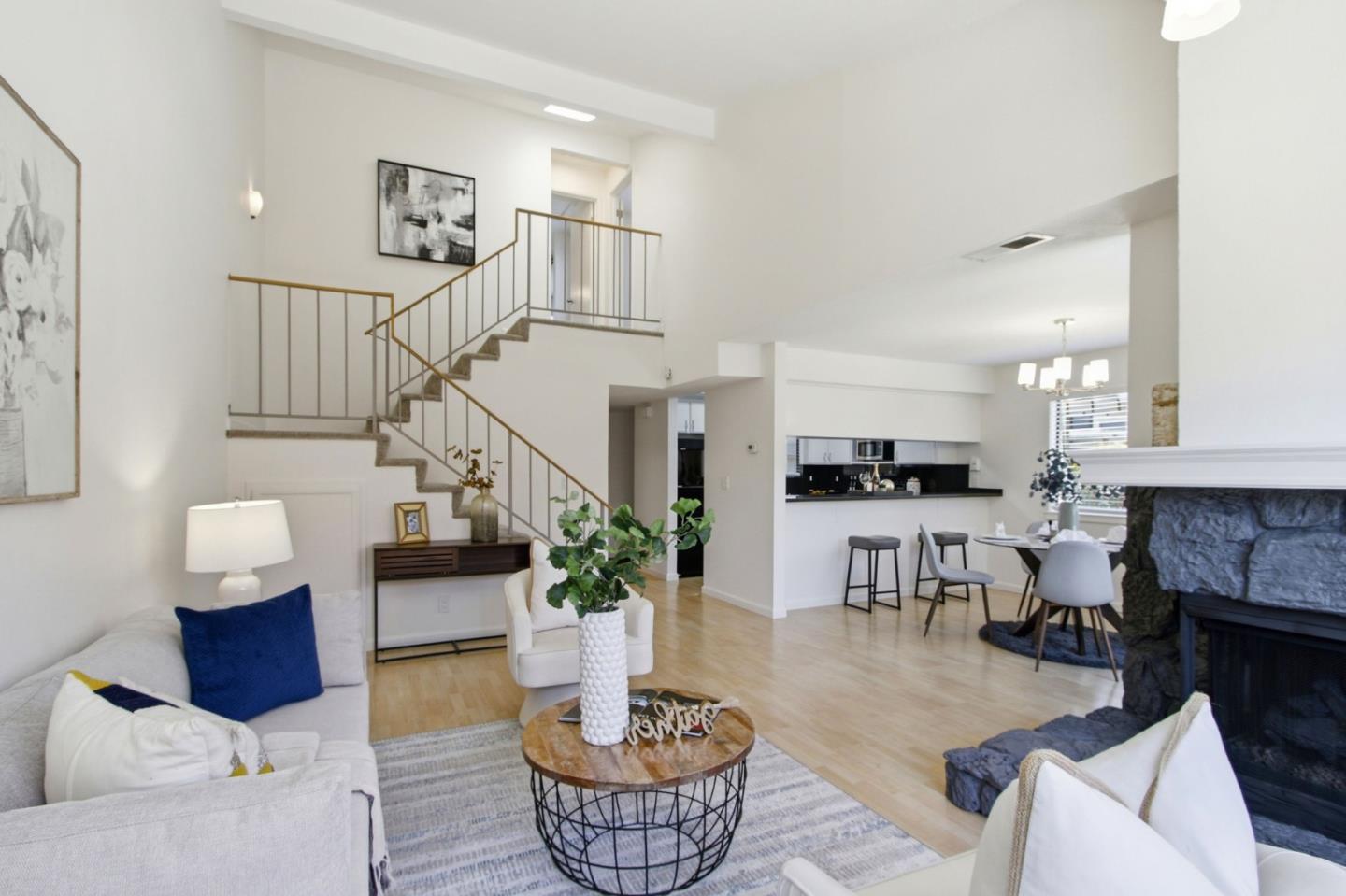 1048 Villa Maria Court