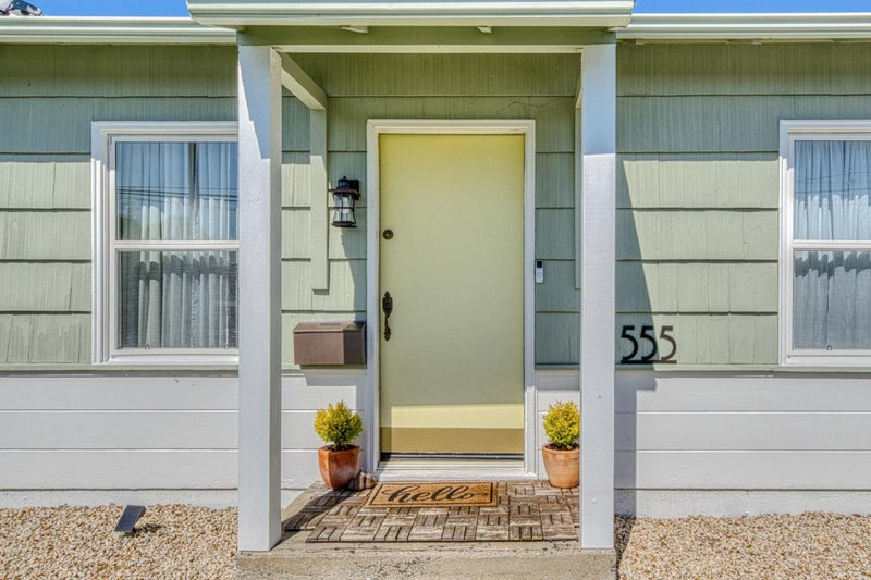 555 Elm Avenue