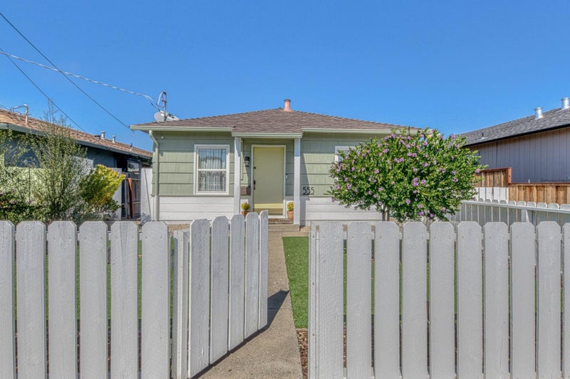 555 Elm Avenue