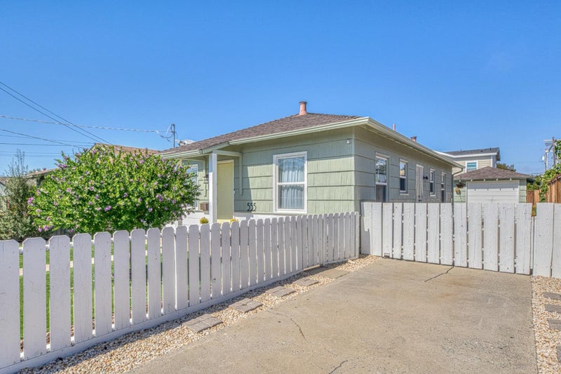 555 Elm Avenue