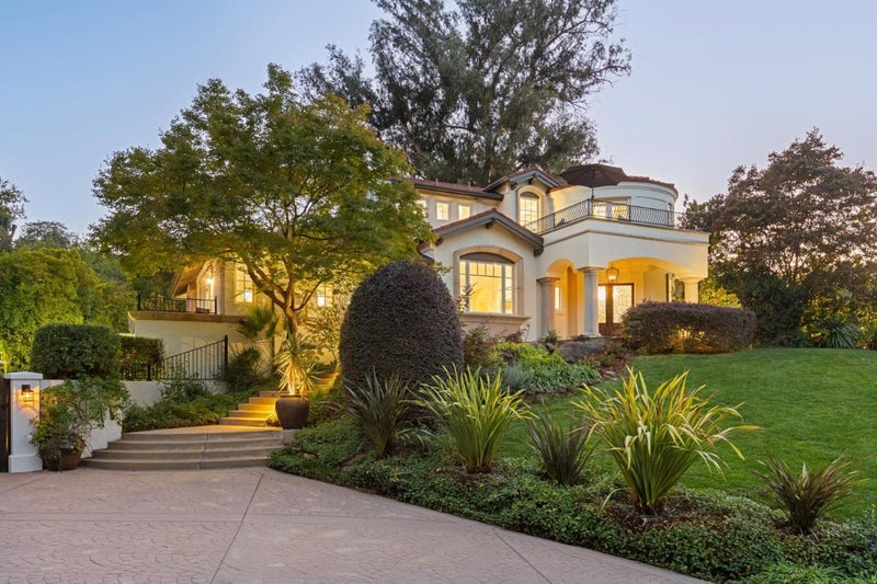 38 Alpine Avenue