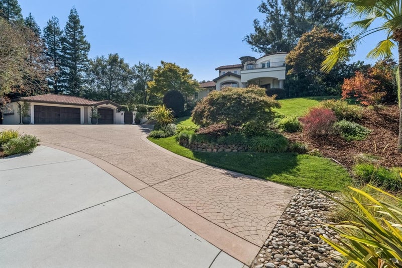38 Alpine Avenue