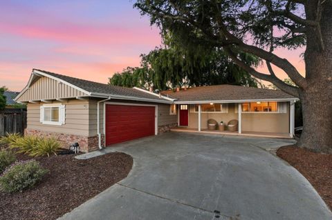 Photo of 1524 Sandpiper Court, SUNNYVALE, CA 94087 (MLS # ML82039093)