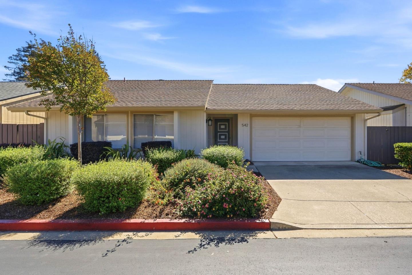 542 Hamlin Way