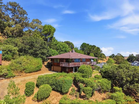 24 Kings Road, Brisbane, CA 94005 - #: ML82052123