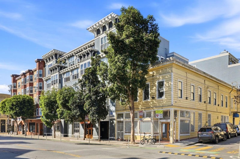270 Valencia Street 205