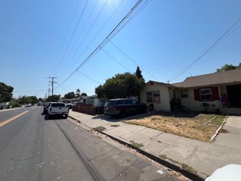 Photo of 1017 W 14th Street, ANTIOCH, CA 94509 (MLS # ML82022841)