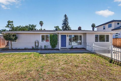 Photo of 4162 Piper Drive, SAN JOSE, CA 95117 (MLS # ML82041941)
