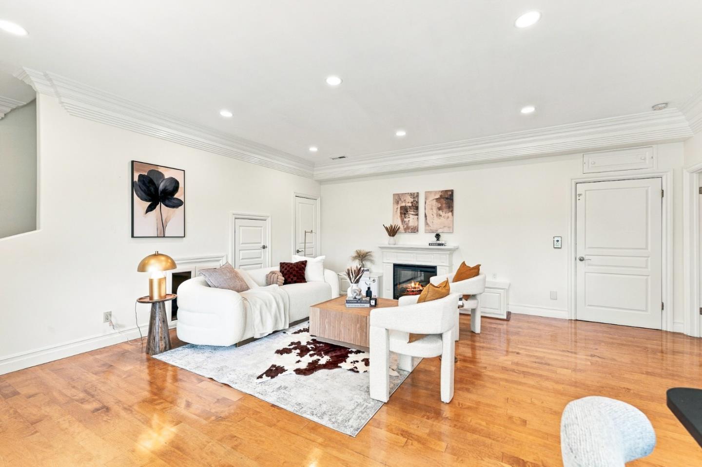 2702 Monte Cresta Drive