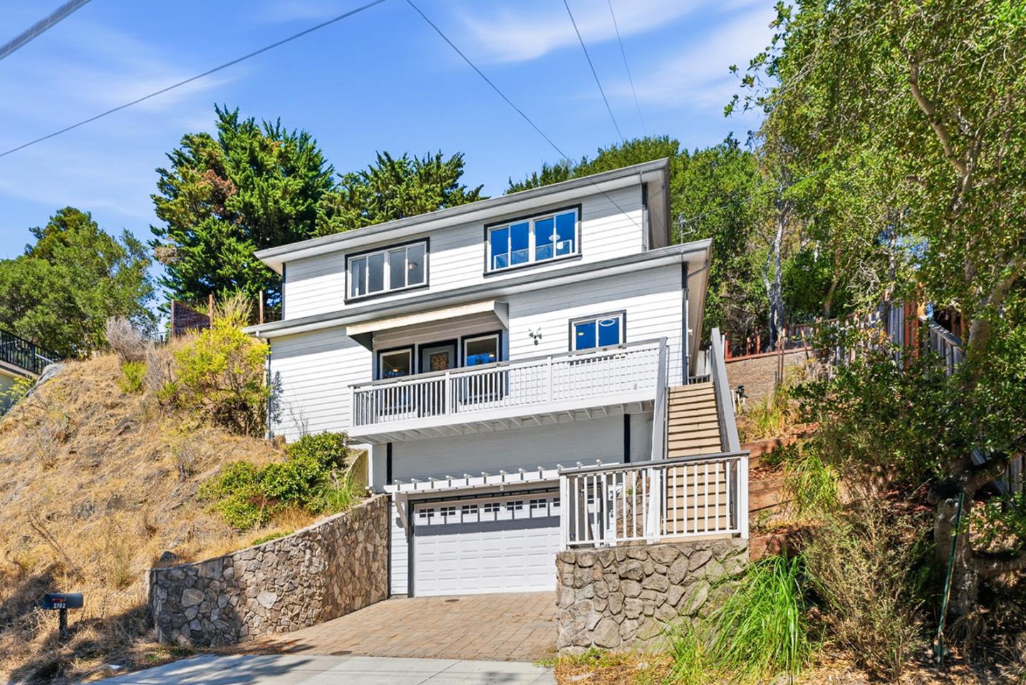 2702 Monte Cresta Drive