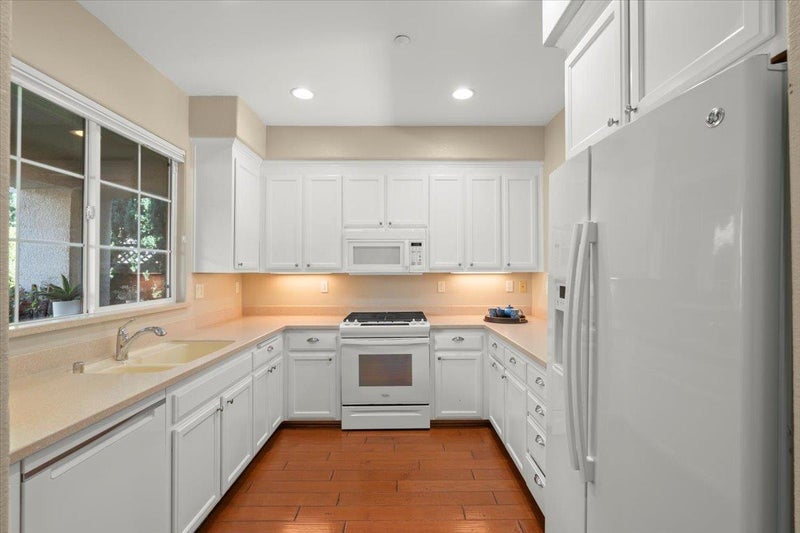 1316 White Oak Place