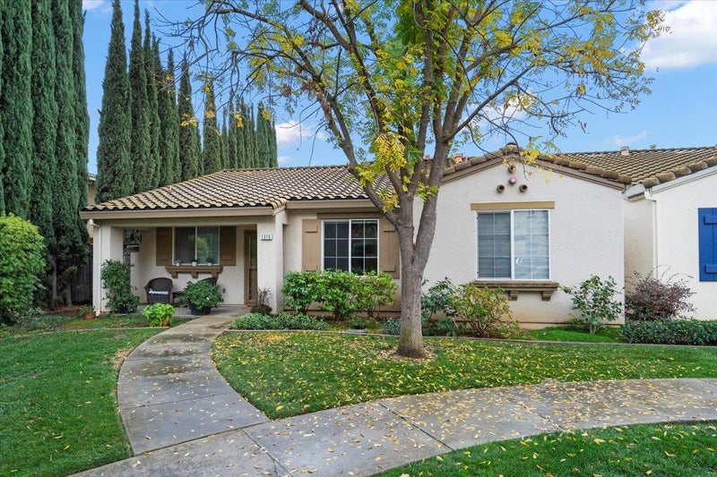 1316 White Oak Place