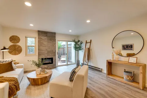 433 W Rincon Avenue Unit J, Campbell, CA 95008 - MLS#: ML81994785
