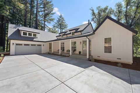 Photo of 266 W Hilton Drive, BOULDER CREEK, CA 95006 (MLS # ML82021384)